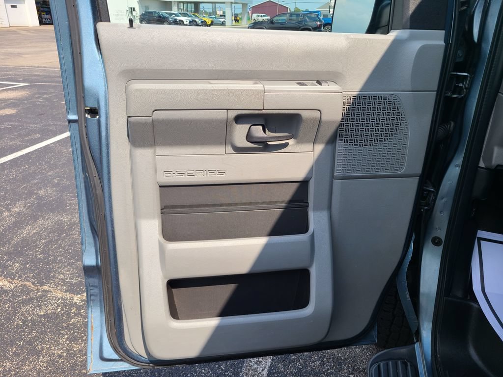 Used 2014 Ford E-350 and Econoline 350 XL w/ Power Windows & Locks Group RWD image 18