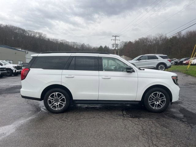 Used 2025 Ford Expedition Active image 4