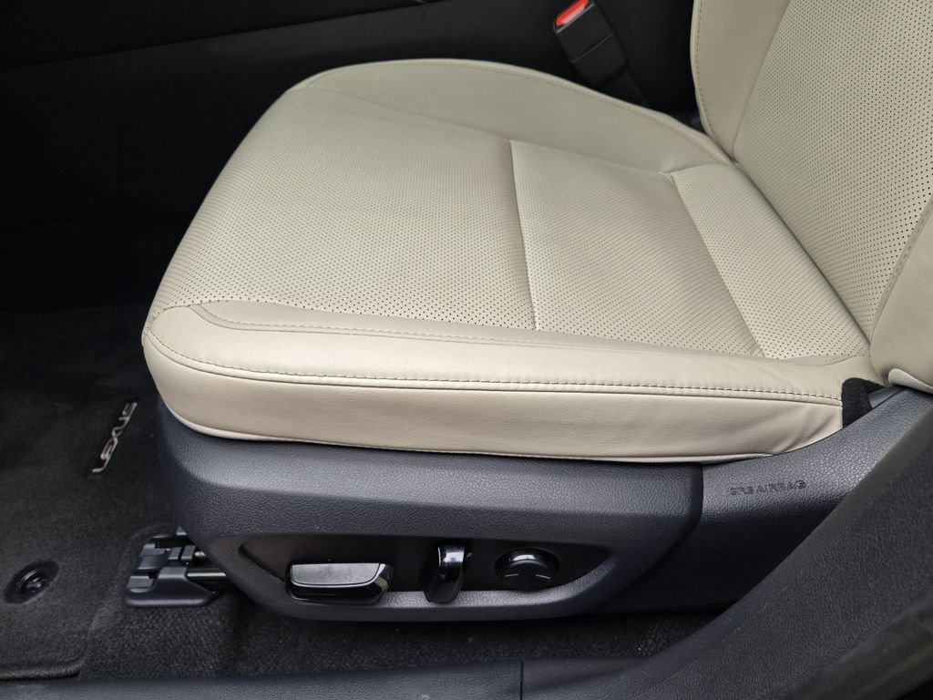 Used 2024 Lexus RX 350 FWD w/ Technology Package image 16