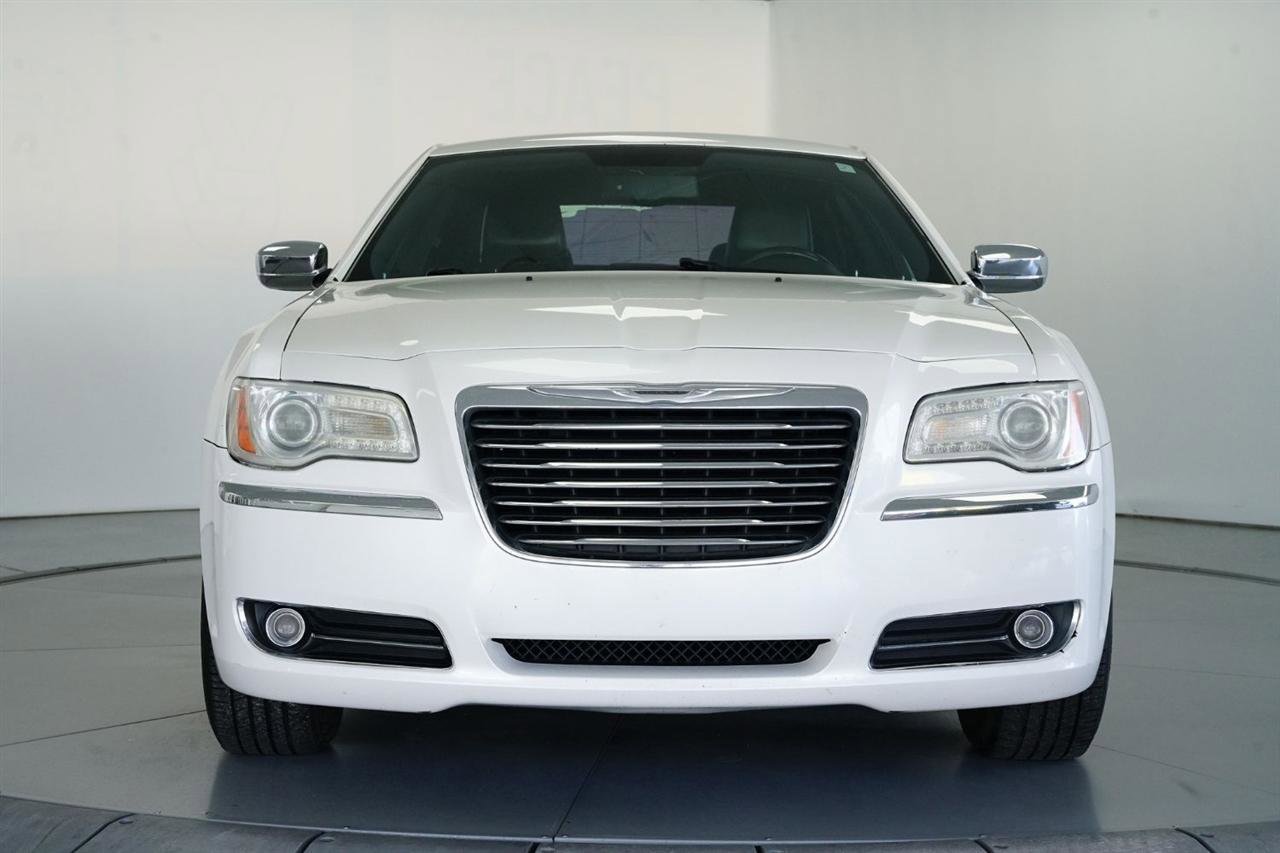 Used 2011 Chrysler 300 Limited image 2