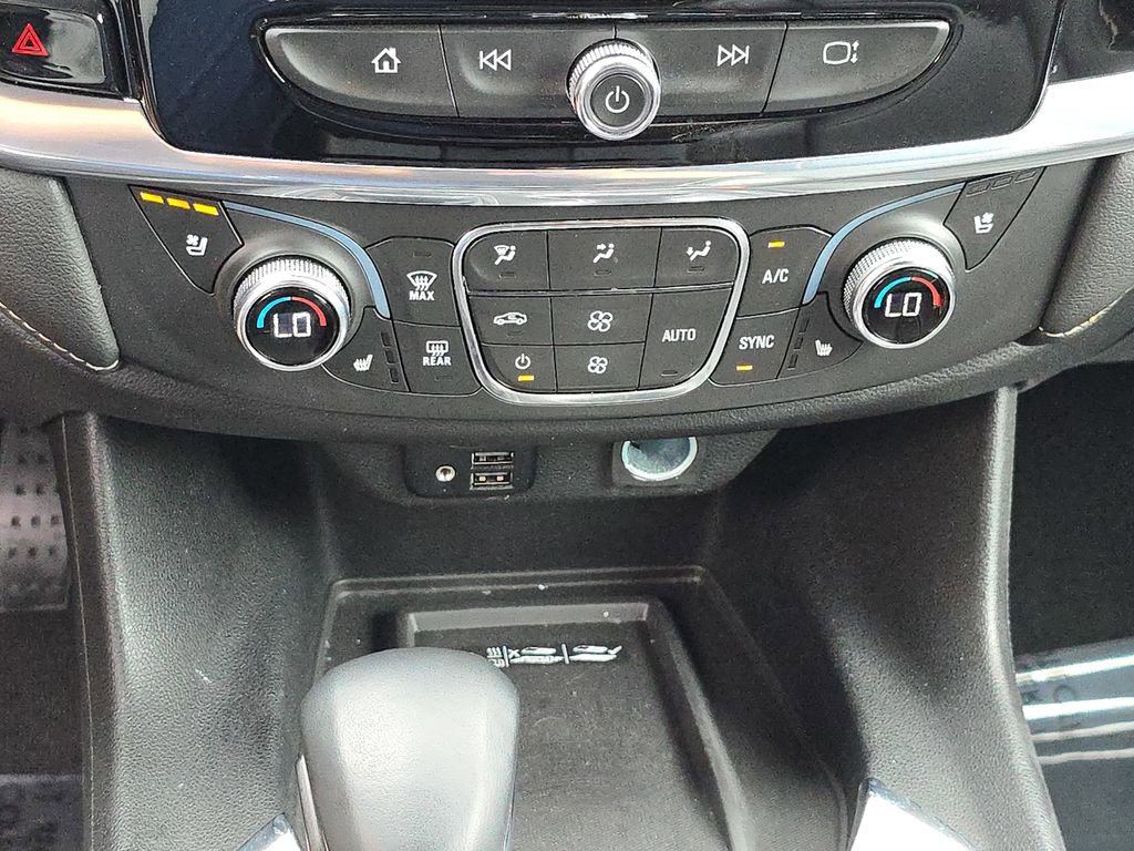Used 2023 Chevrolet Traverse Premier w/ Redline Edition AWD/4WD image 31