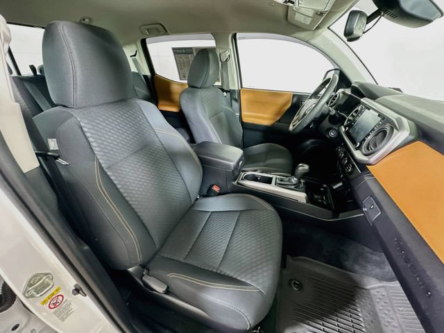 Used 2020 Toyota Tacoma SR5 AWD/4WD image 29
