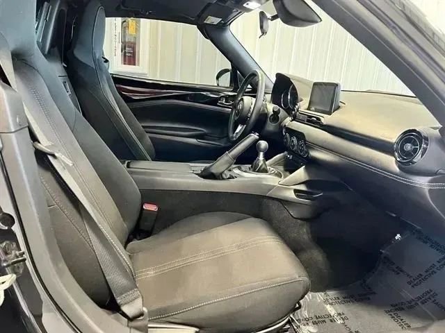 Used 2021 MAZDA MX-5 Miata RF Club RWD image 23