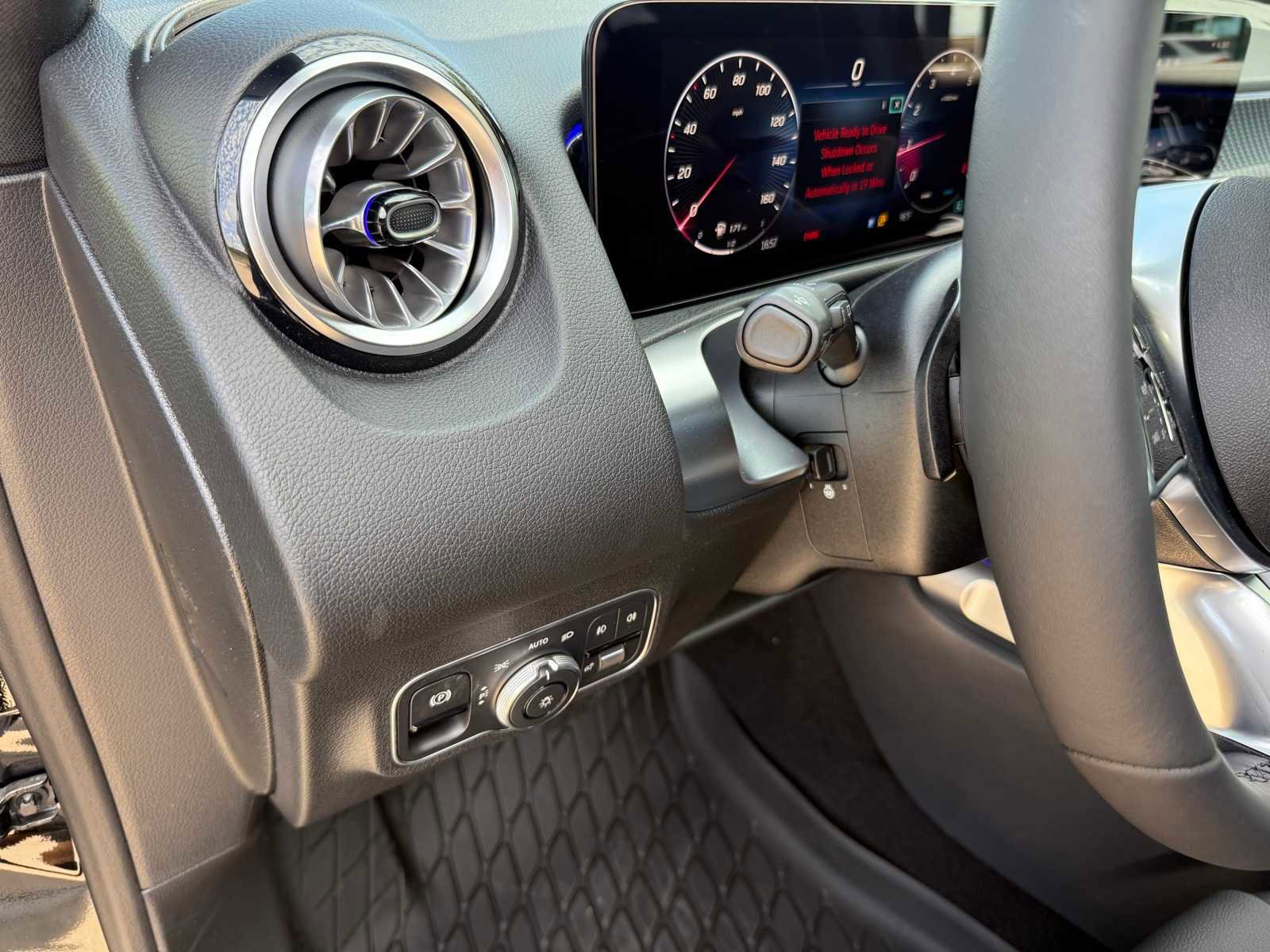 New 2026 Mercedes-Benz GLB 250 image 13