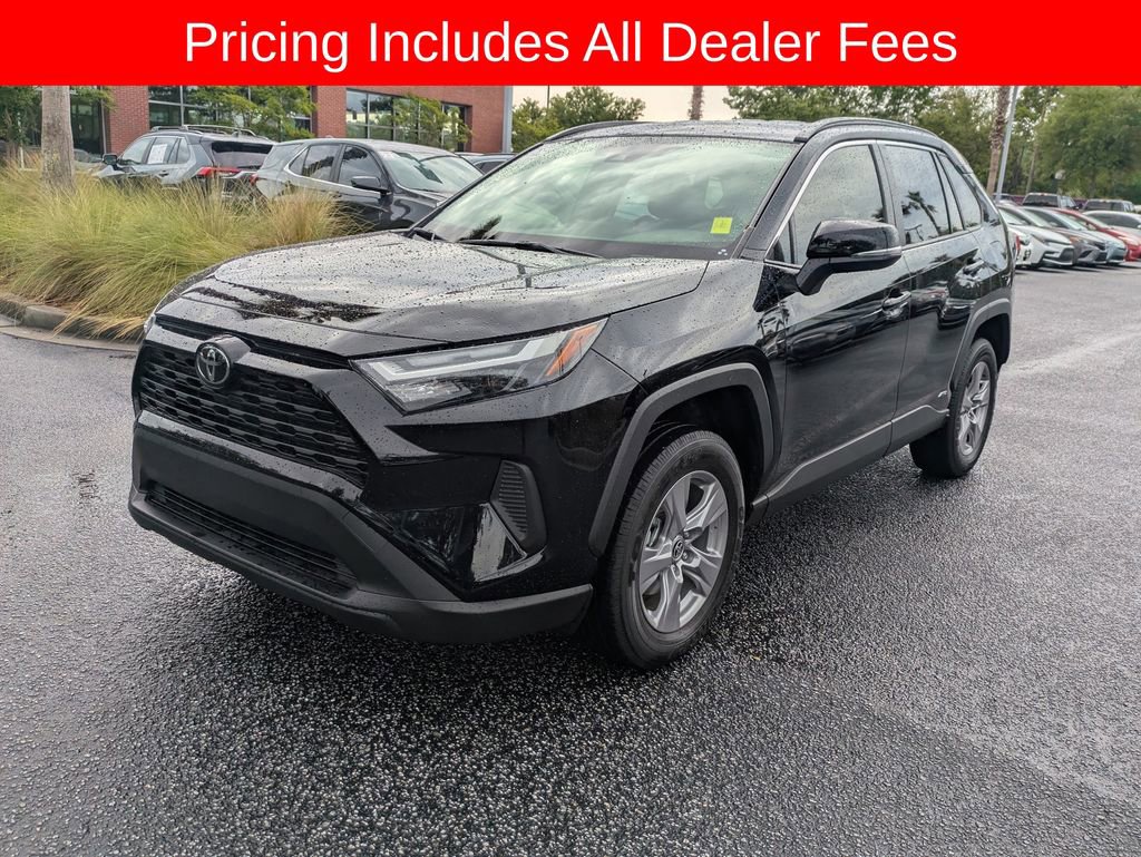 Used 2025 Toyota RAV4 XLE AWD/4WD image 9
