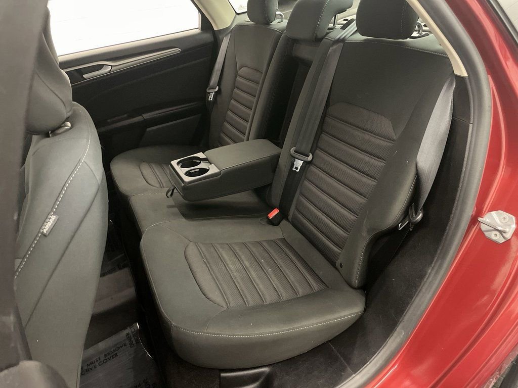 Used 2019 Ford Fusion SE image 18