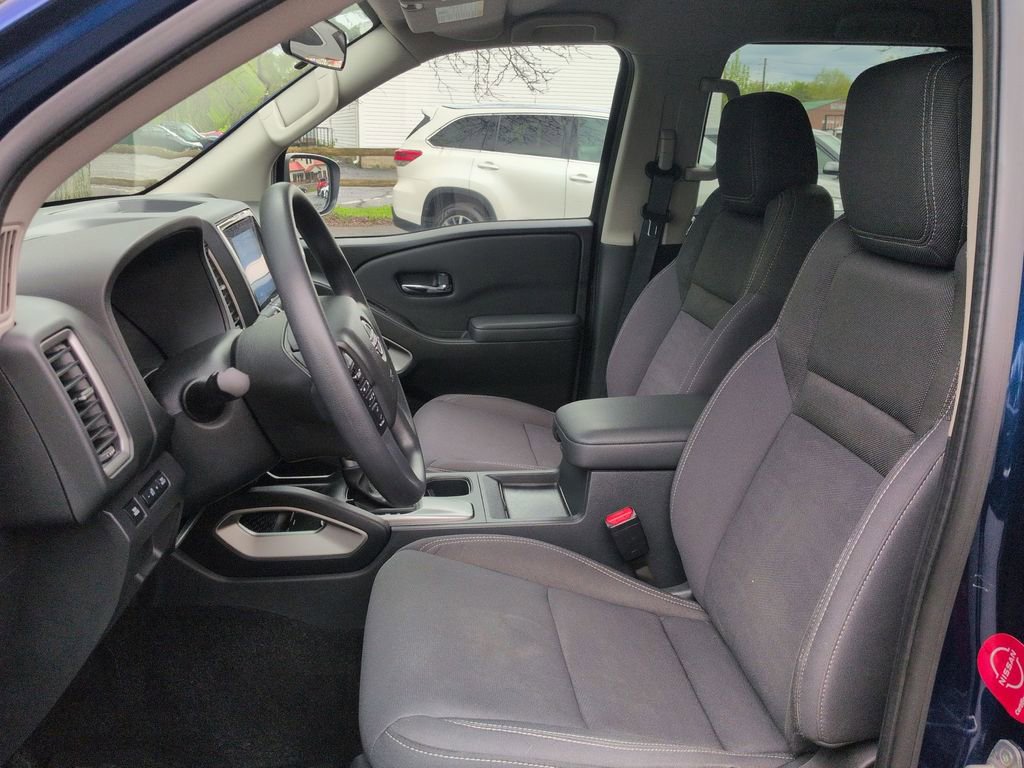 Used 2022 Nissan Frontier SV w/ Technology Package AWD/4WD image 12