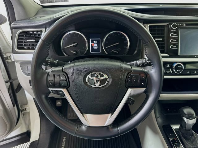 Used 2016 Toyota Highlander XLE AWD/4WD image 11
