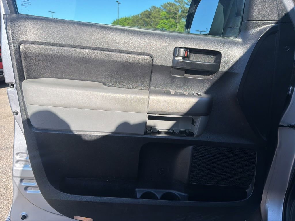 Used 2010 Toyota Tundra 4x4 CrewMax image 11
