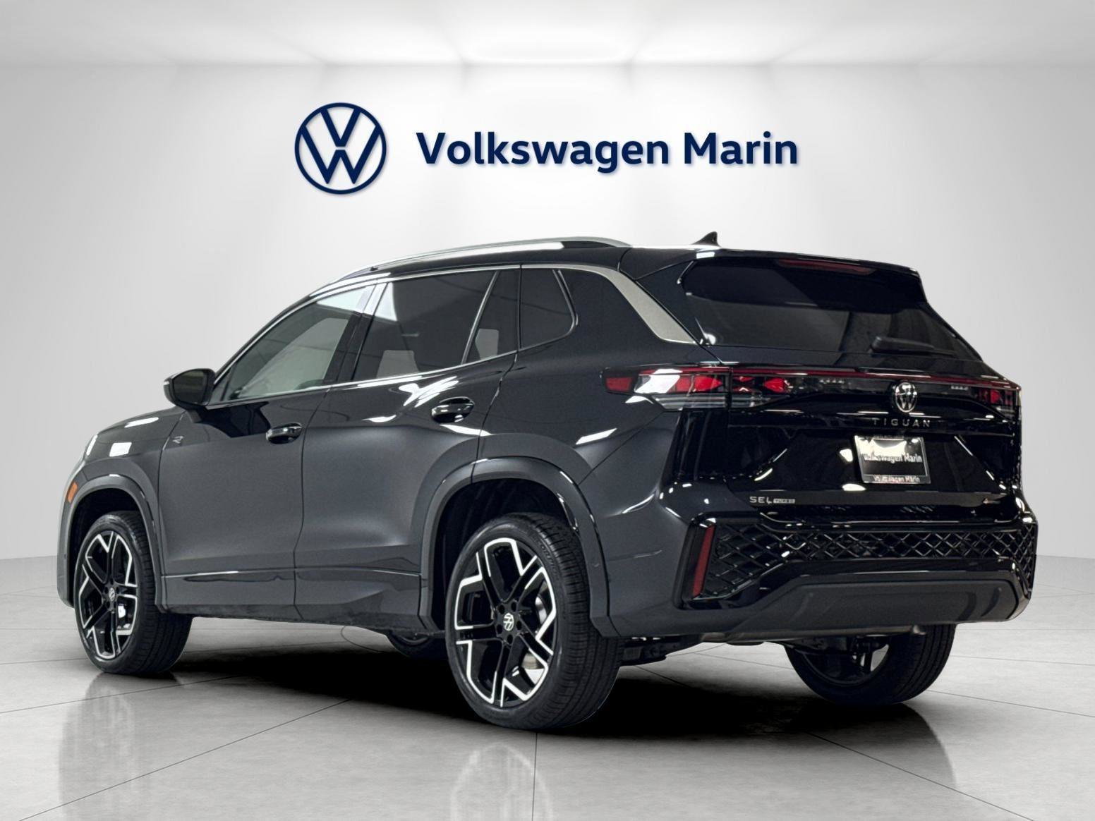 New 2026 Volkswagen Tiguan SEL R-Line AWD/4WD image 3