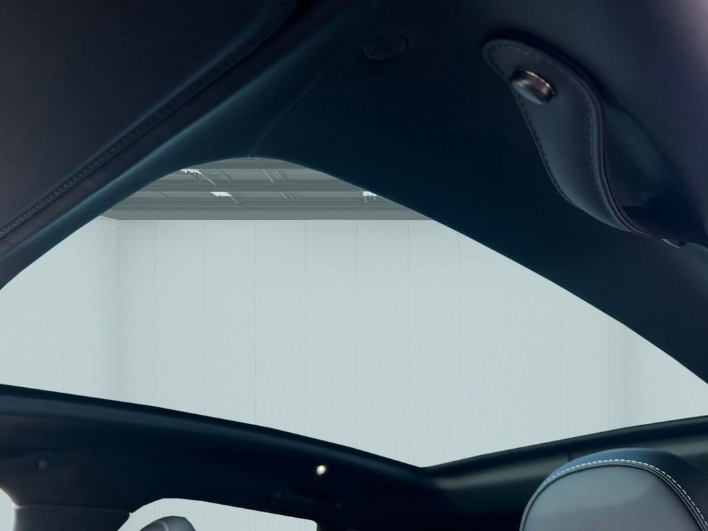 New 2026 Aston Martin DBX 707 image 15