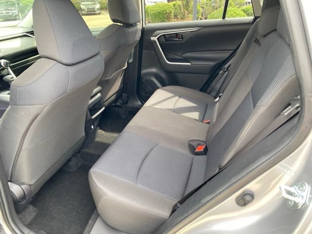 Used 2021 Toyota RAV4 LE FWD image 18
