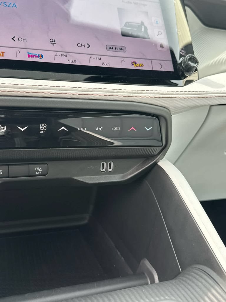 New 2026 Jeep Cherokee Limited AWD/4WD image 29