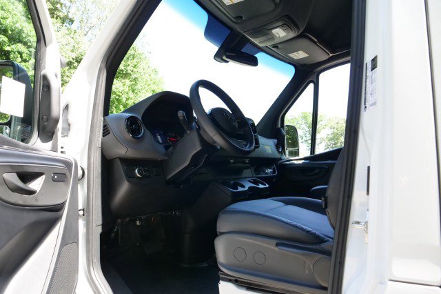 Used 2025 Mercedes-Benz Sprinter 2500 image 13