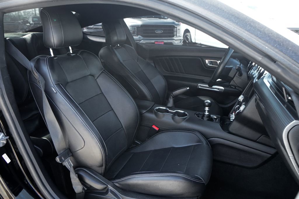 Used 2017 Ford Mustang GT Premium RWD image 38