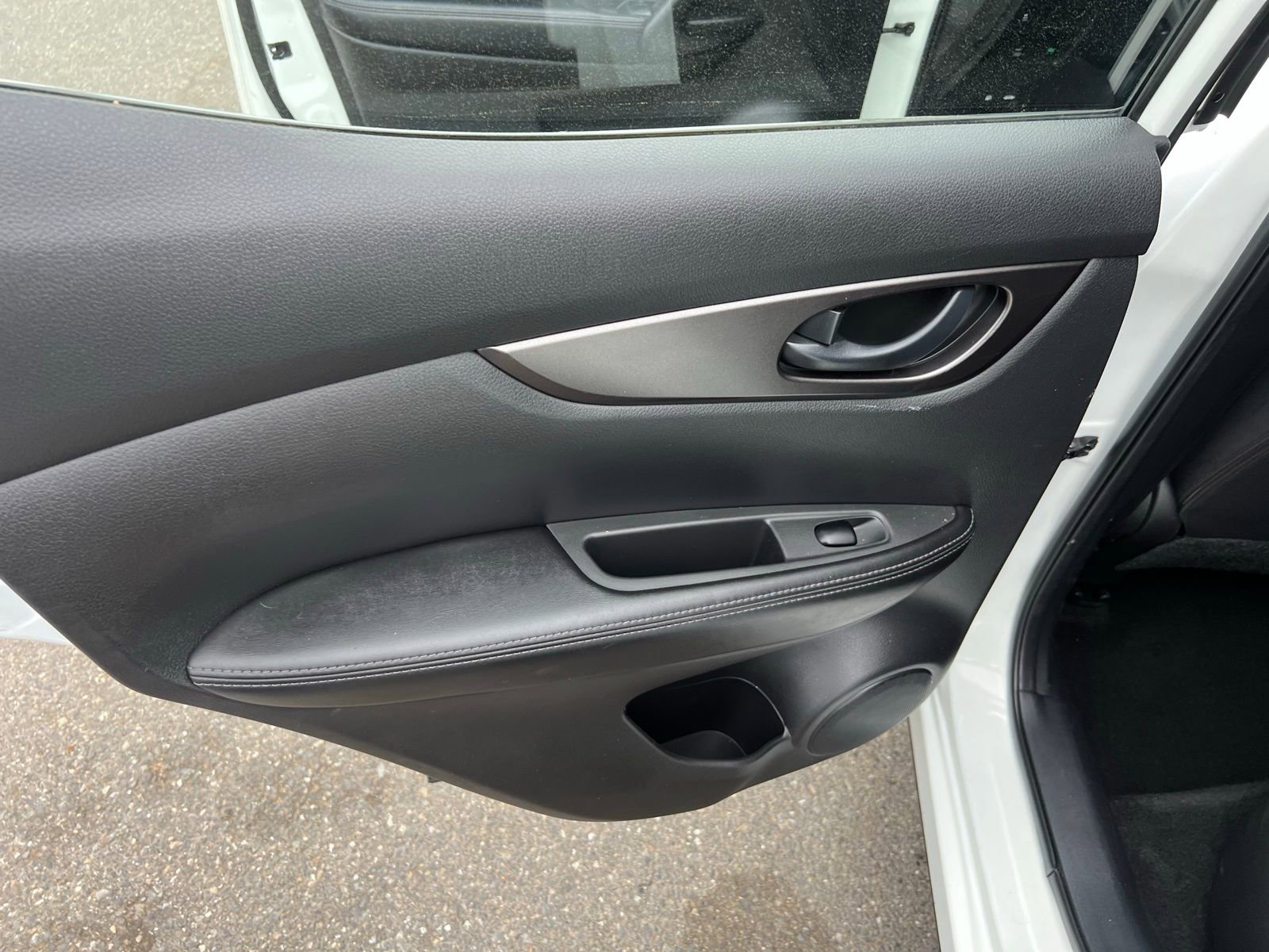 Used 2019 Nissan Rogue Sport S AWD/4WD image 19
