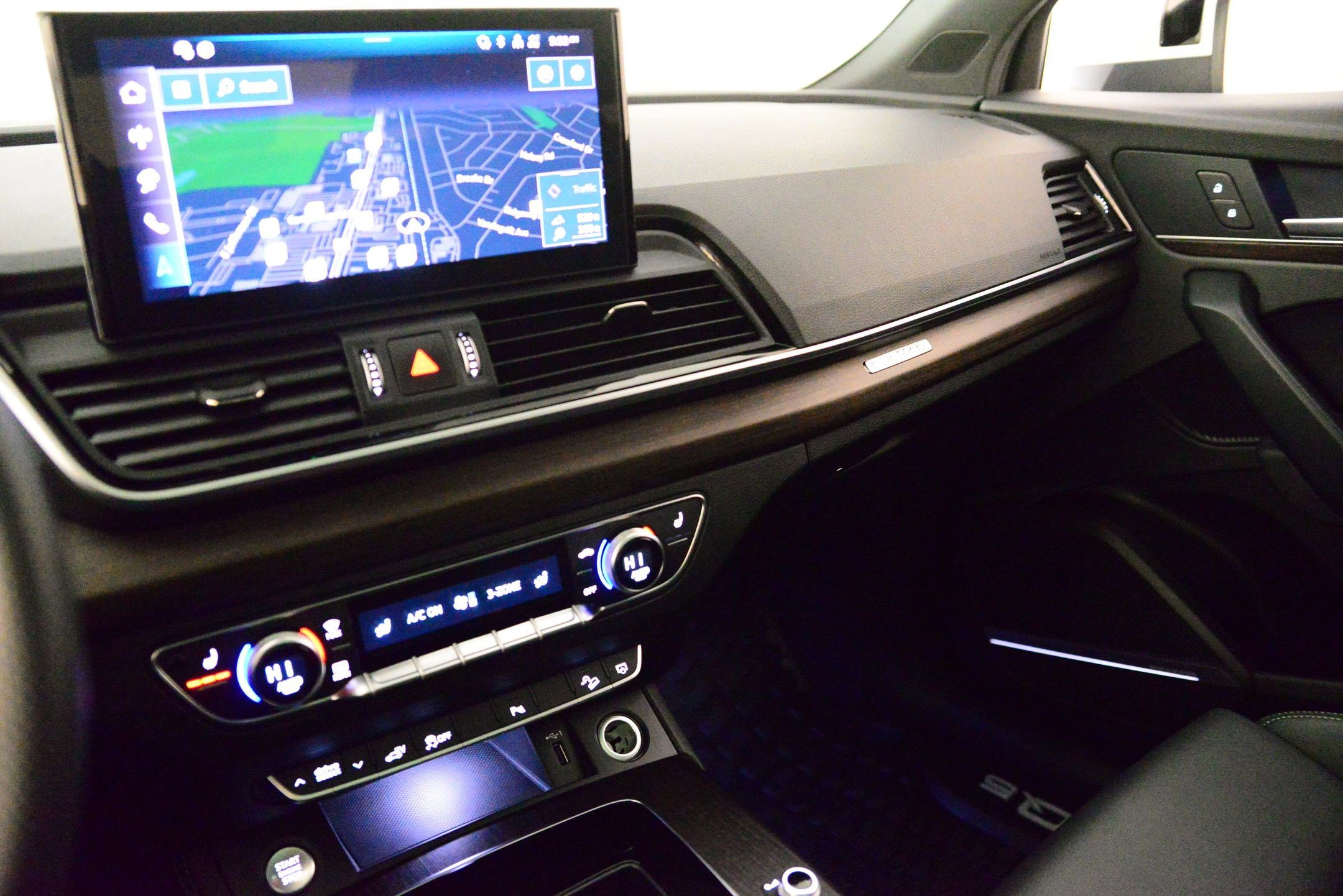 Certified 2024 Audi Q5 e Premium Plus image 31