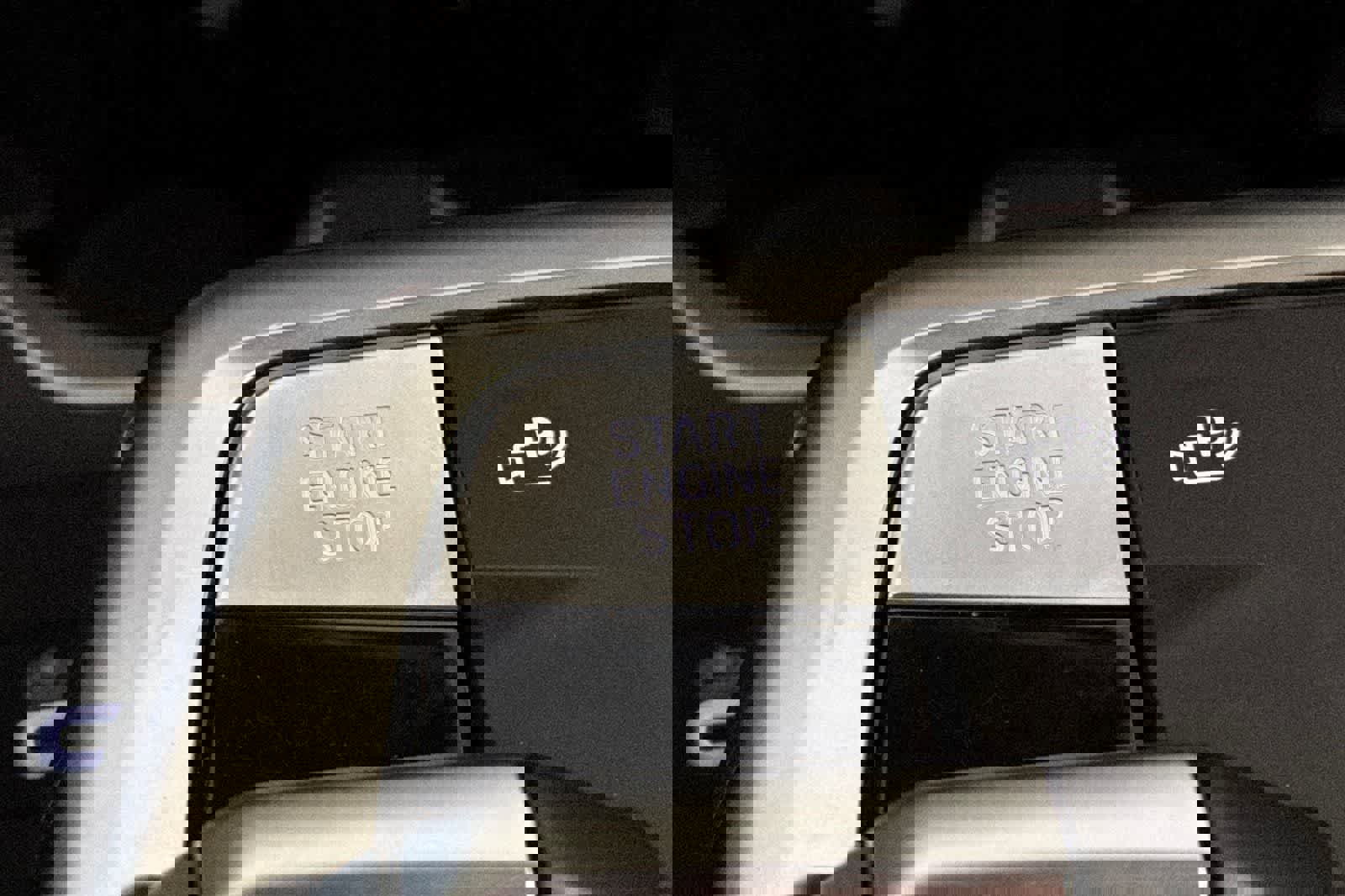 Used 2025 BMW X2 xDrive28i w/ M Sport Package image 22