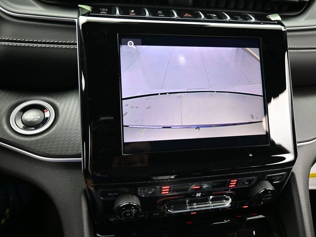 Used 2024 Jeep Grand Cherokee L Laredo w/ Luxury Tech Group I image 18