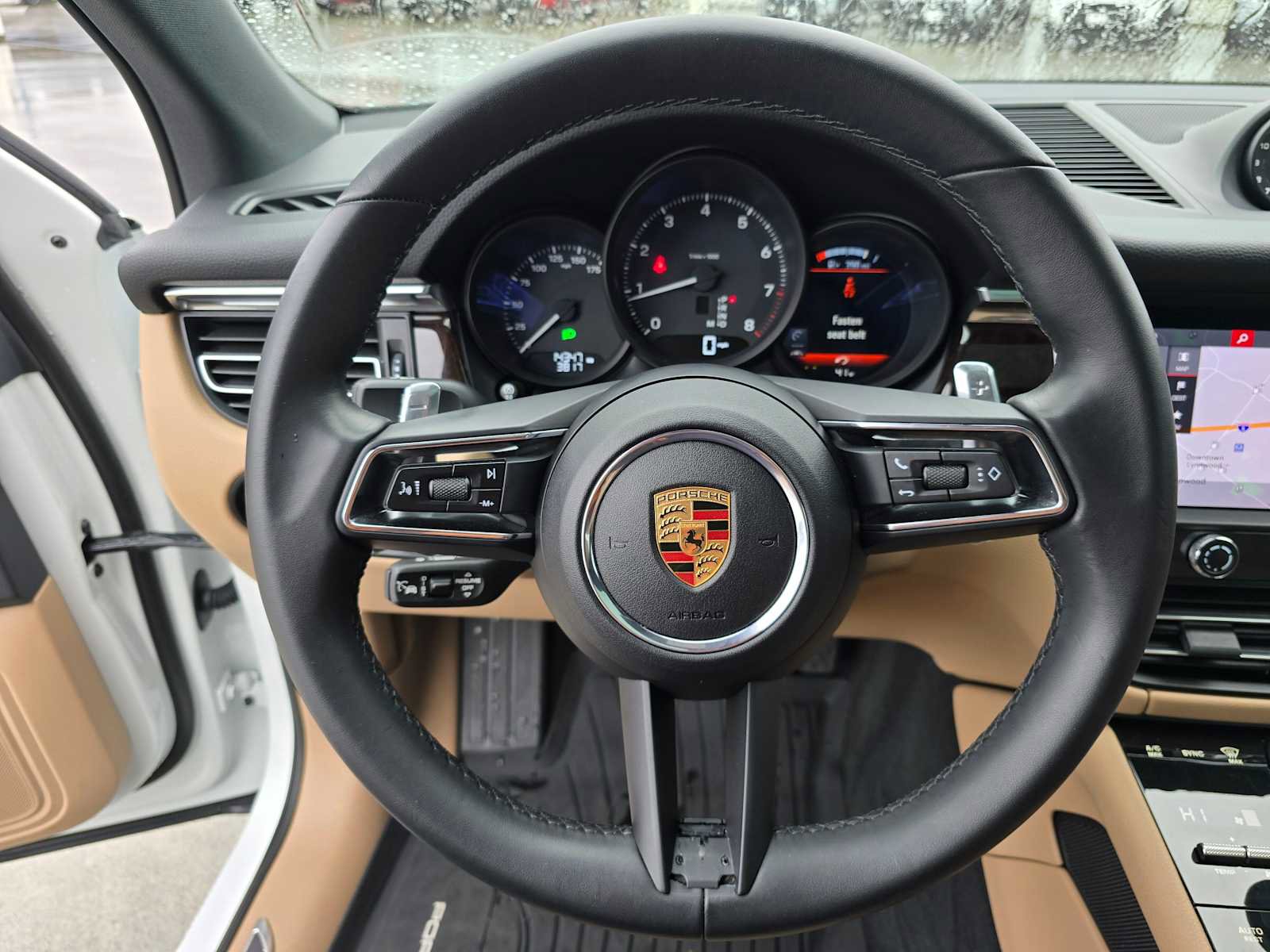 Used 2025 Porsche Macan image 24