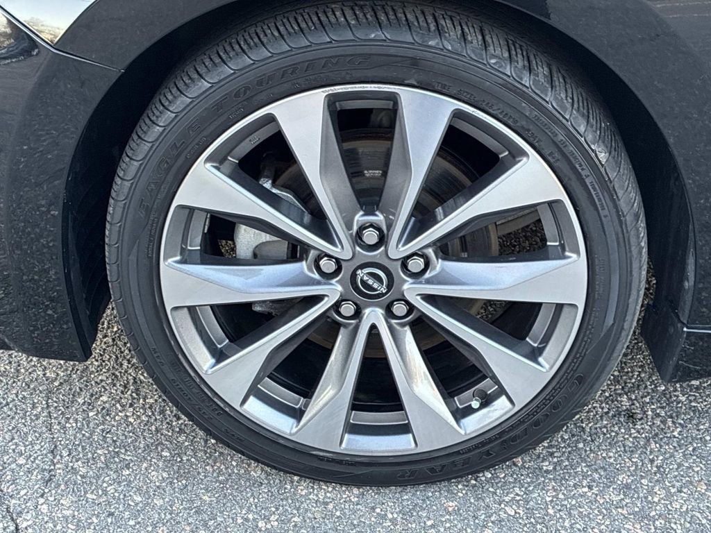 Certified 2023 Nissan Maxima Platinum w/ Sport Mat Group image 15