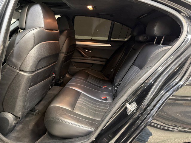 Used 2015 BMW M5 image 36
