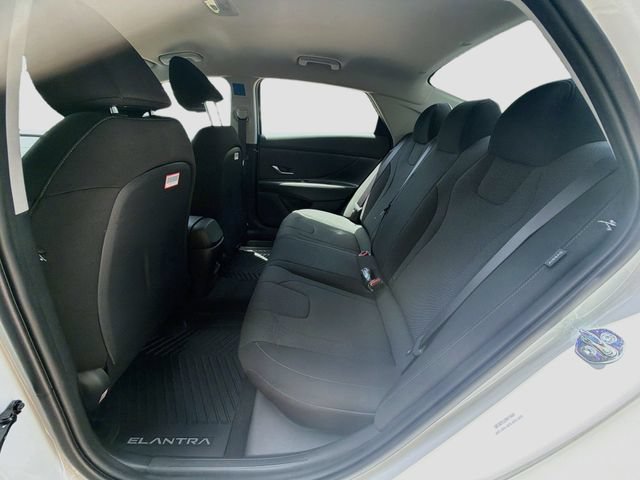 New 2026 Hyundai Elantra SE FWD image 23