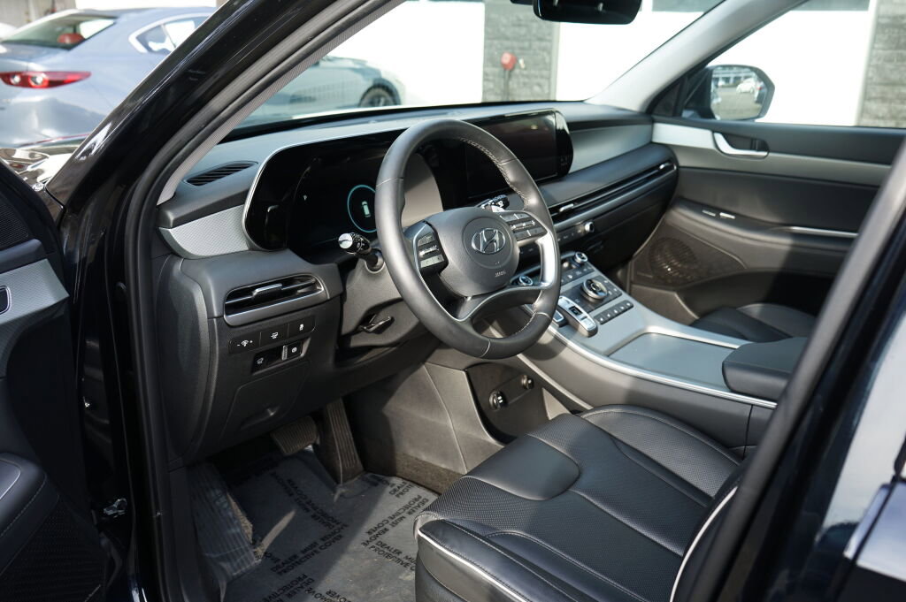 Used 2023 Hyundai Palisade SEL w/ Premium Package image 12