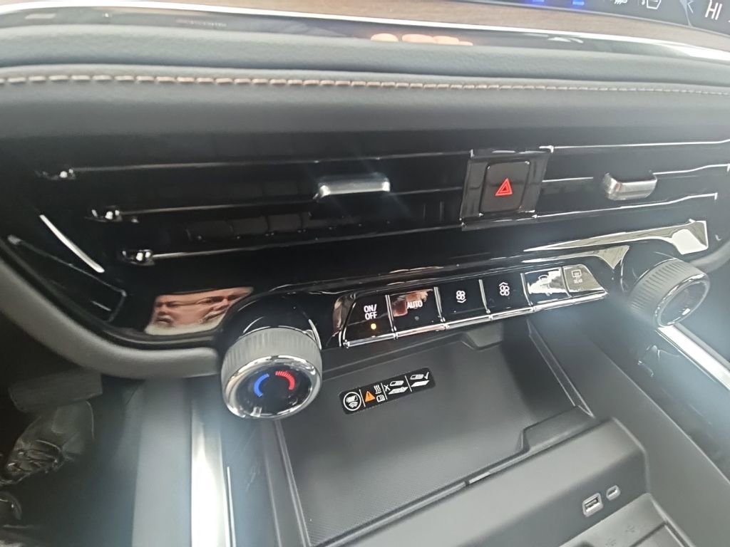 New 2026 Chevrolet Suburban High Country image 37