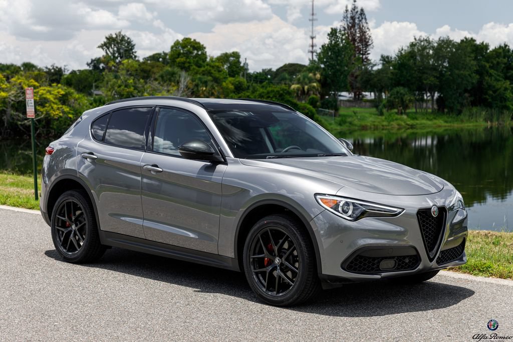 Used 2019 Alfa Romeo Stelvio Ti w/ TI Performance Package AWD/4WD image 1