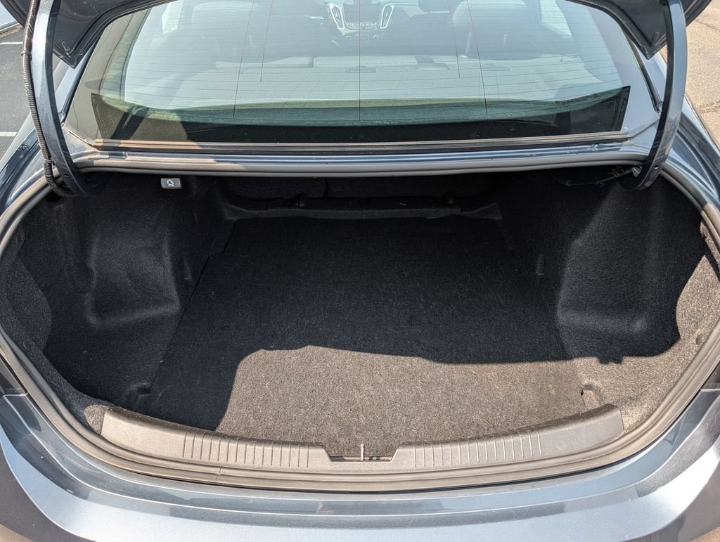 Used 2019 Chevrolet Malibu LT FWD image 7