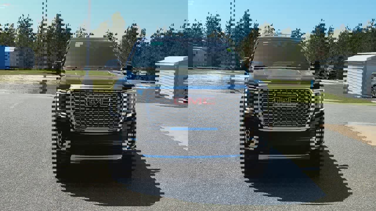 Used 2022 GMC Yukon XL Denali image 3