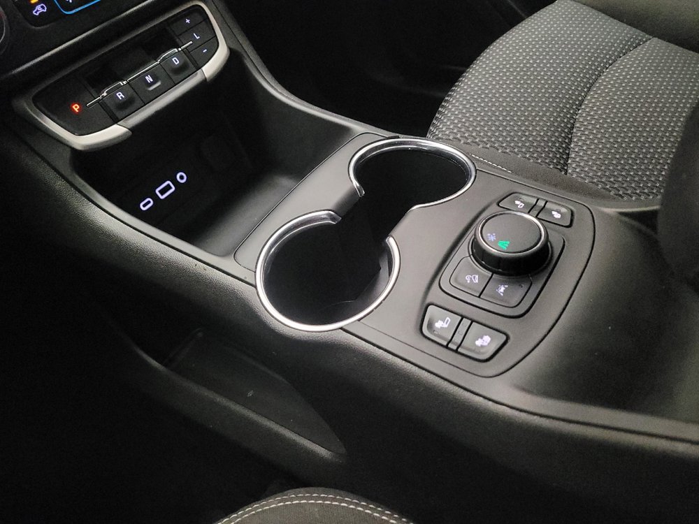 Used 2023 GMC Terrain SLE w/ Driver Convenience Package FWD image 26