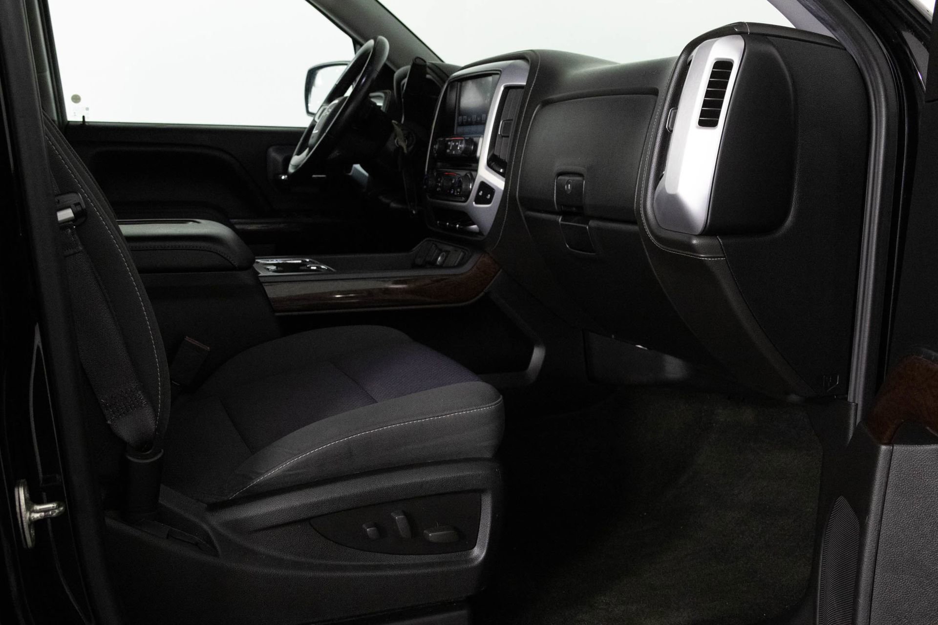 Used 2016 GMC Sierra 1500 SLE w/ SLE Value Package image 25