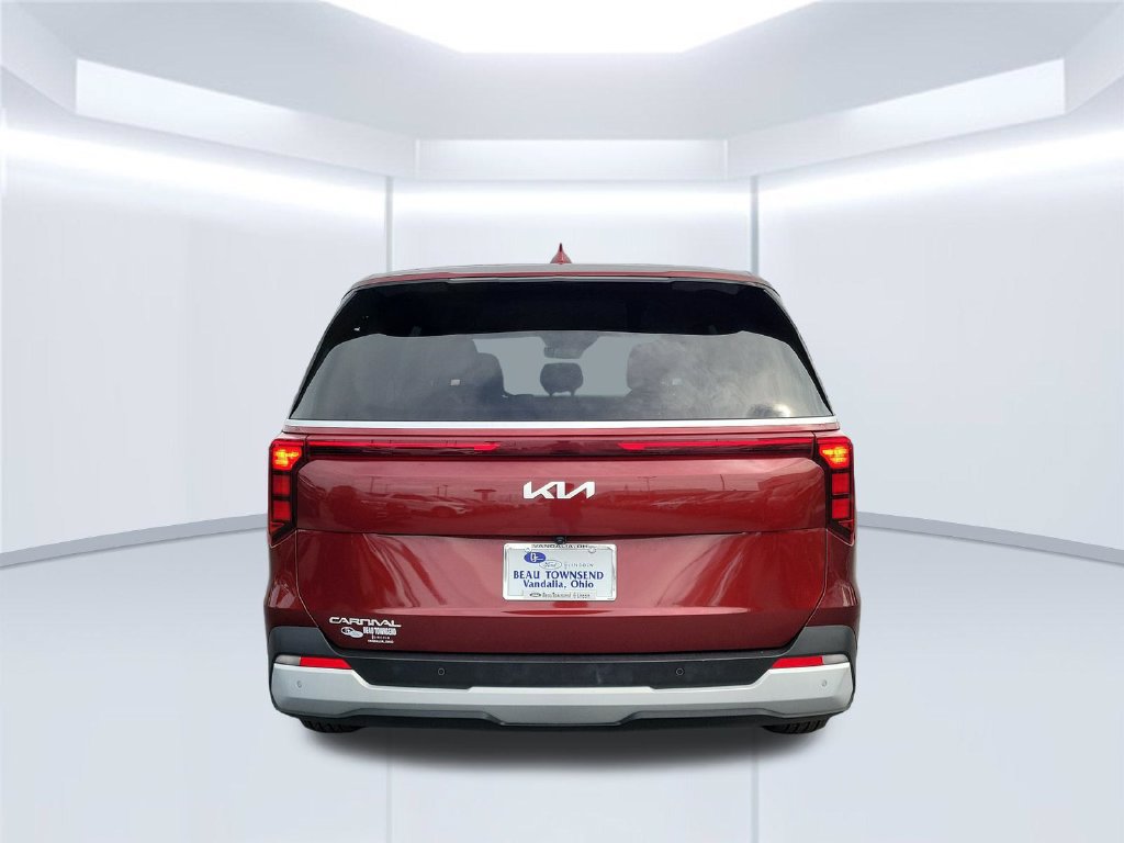 Used 2026 Kia Carnival FWD image 6