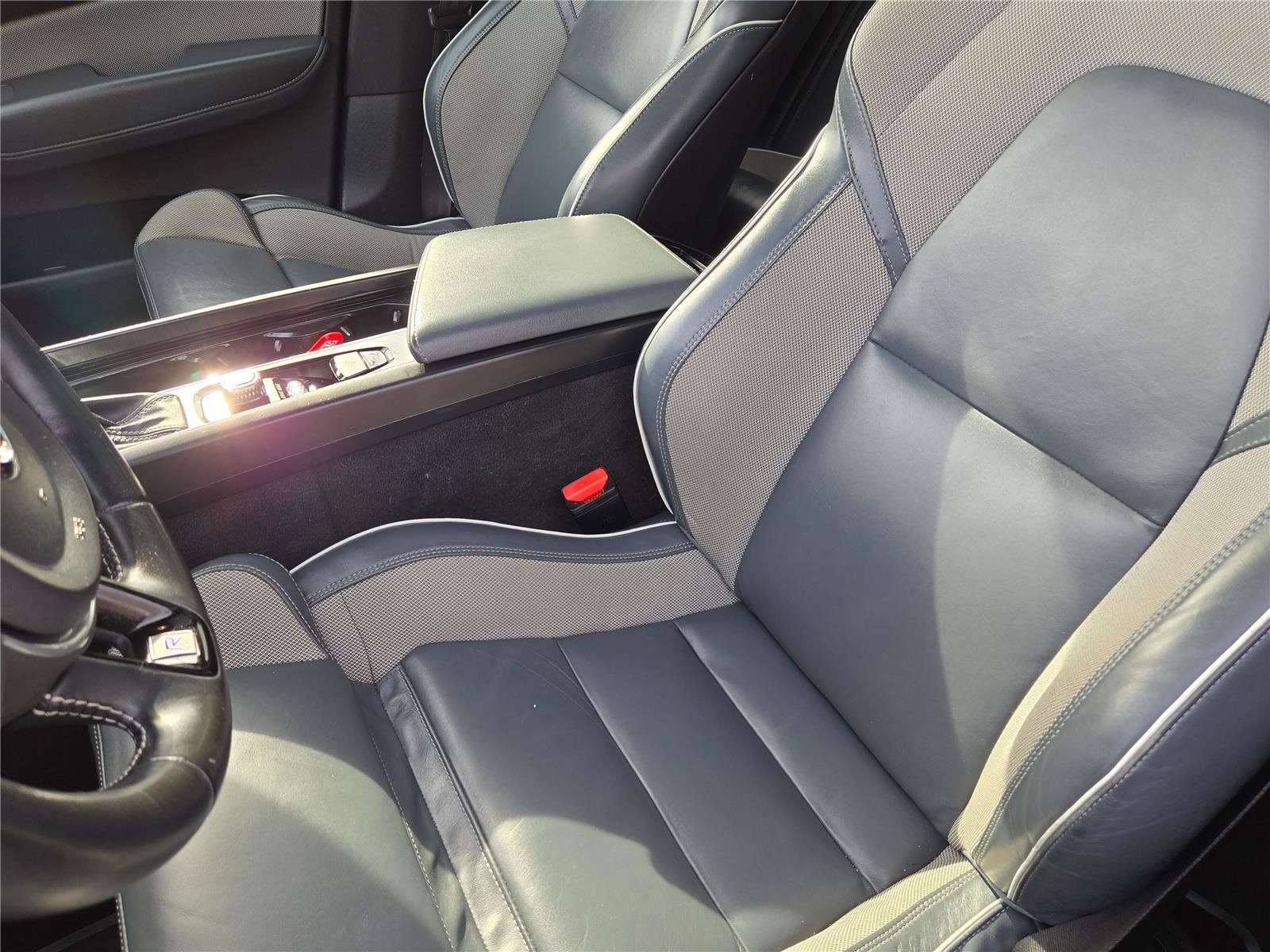 Used 2020 Volvo XC60 T5 R-Design image 20