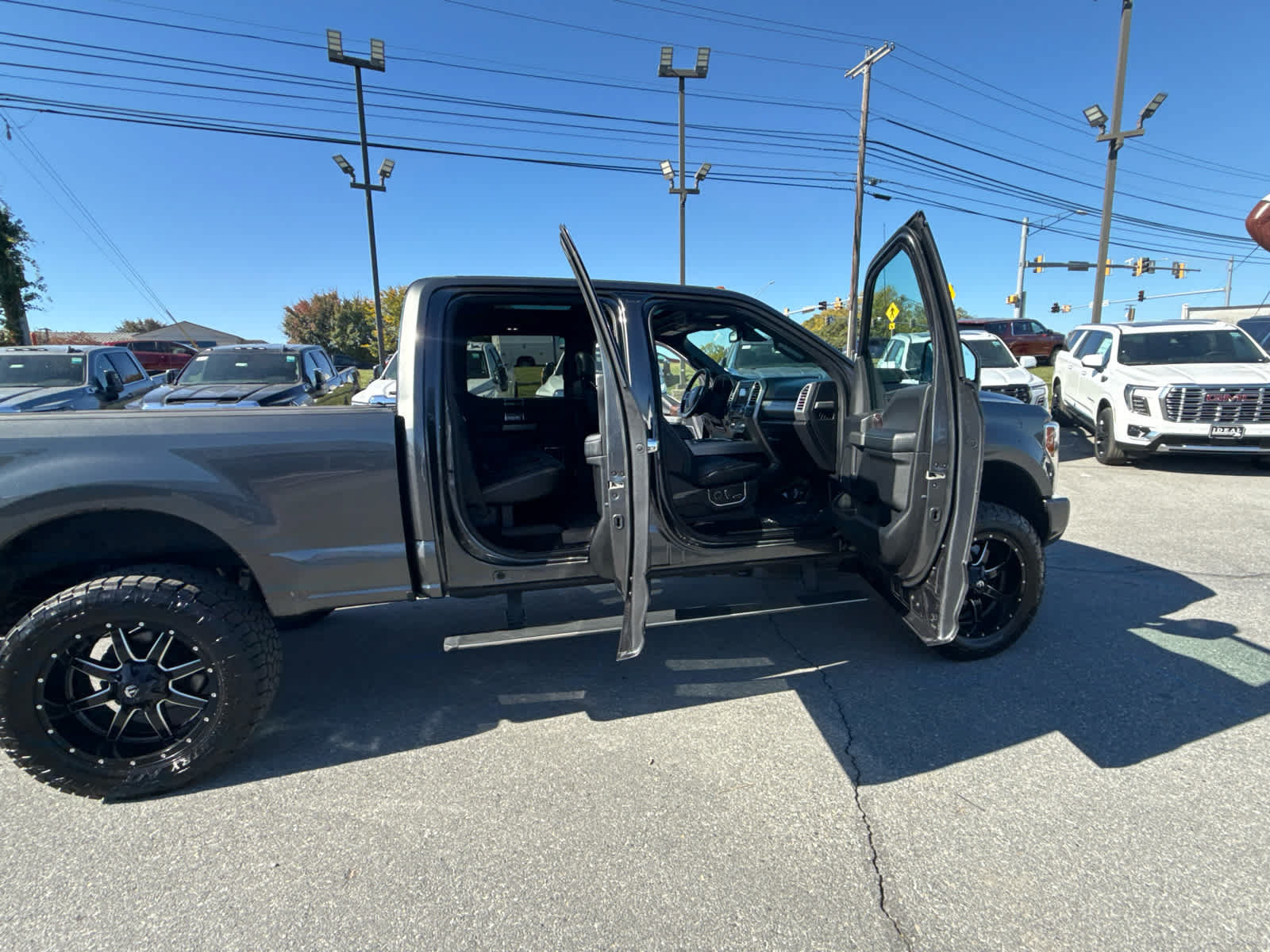 Used 2017 Ford F250 Platinum w/ Platinum Ultimate Package AWD/4WD image 55