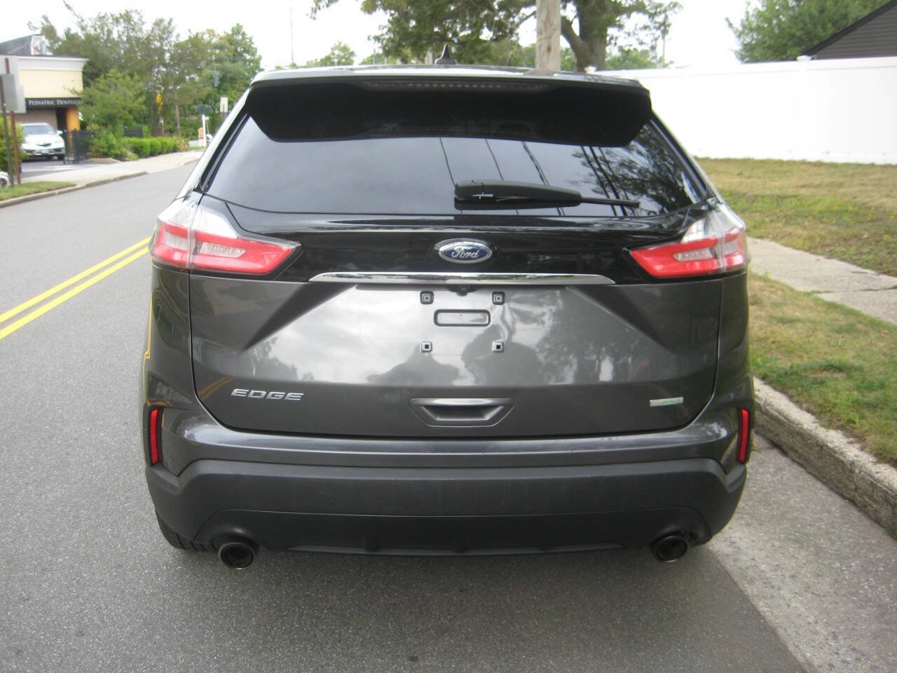 Used 2019 Ford Edge SE image 5