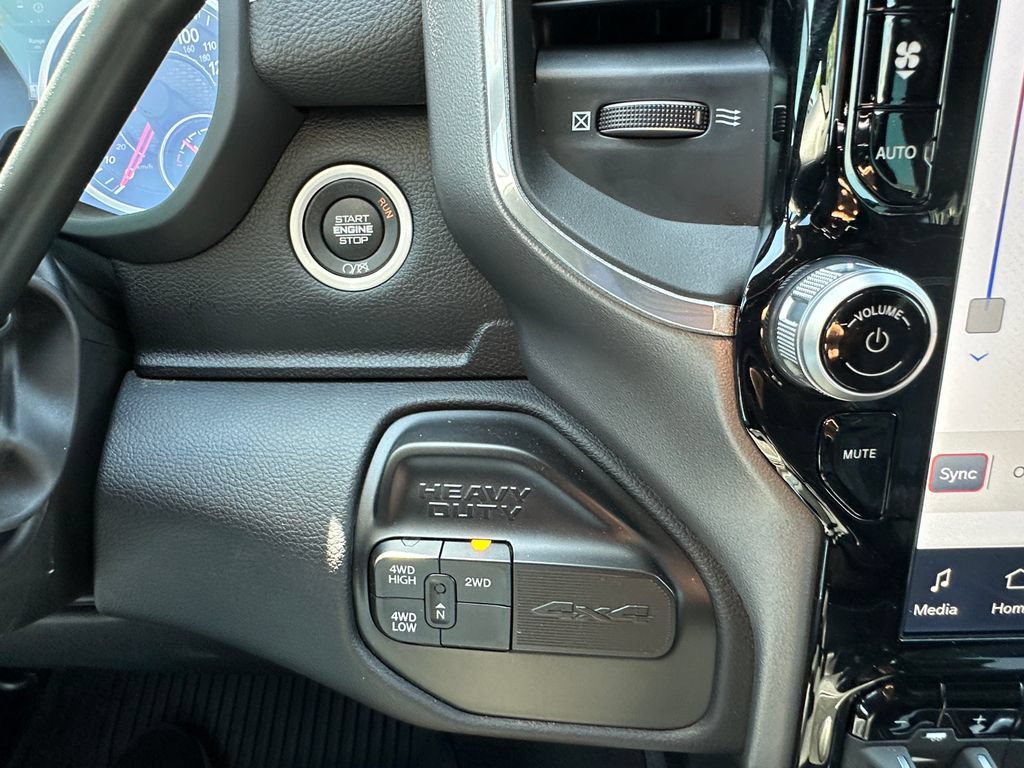 Used 2023 RAM 3500 Laramie AWD/4WD image 31