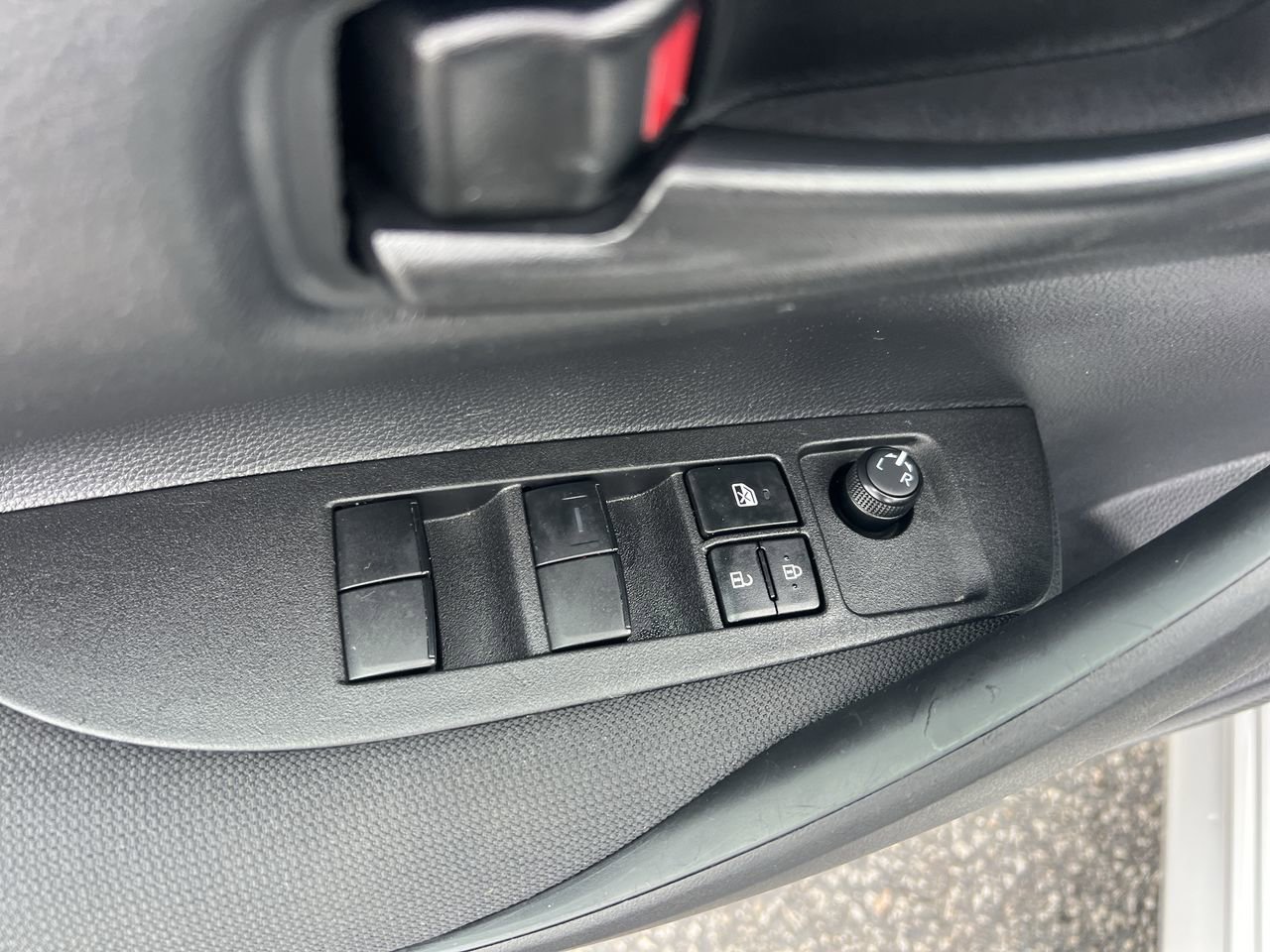 Used 2025 Toyota Corolla LE FWD image 15