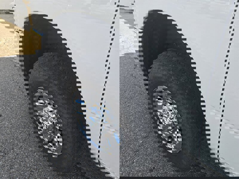 Used 2023 RAM 2500 Tradesman w/ Chrome Appearance Group image 29