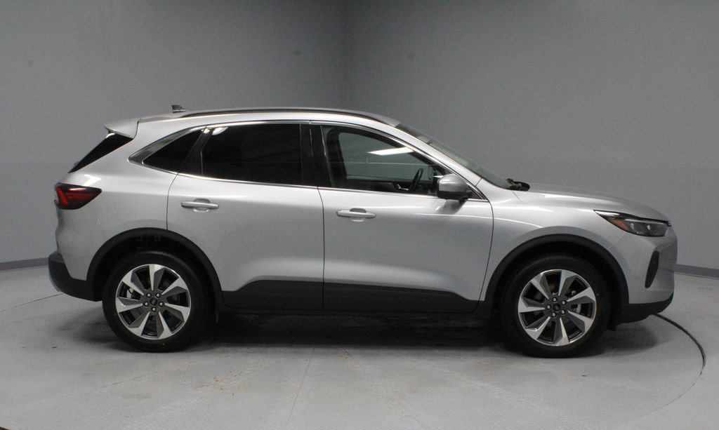 Certified 2024 Ford Escape Platinum AWD/4WD image 12
