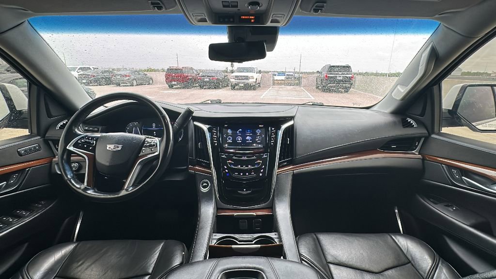 Used 2018 Cadillac Escalade Premium Luxury image 22