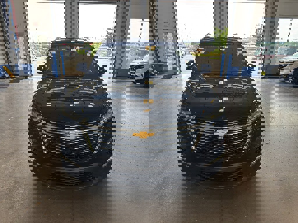 Used 2023 Chevrolet Traverse LT image 7