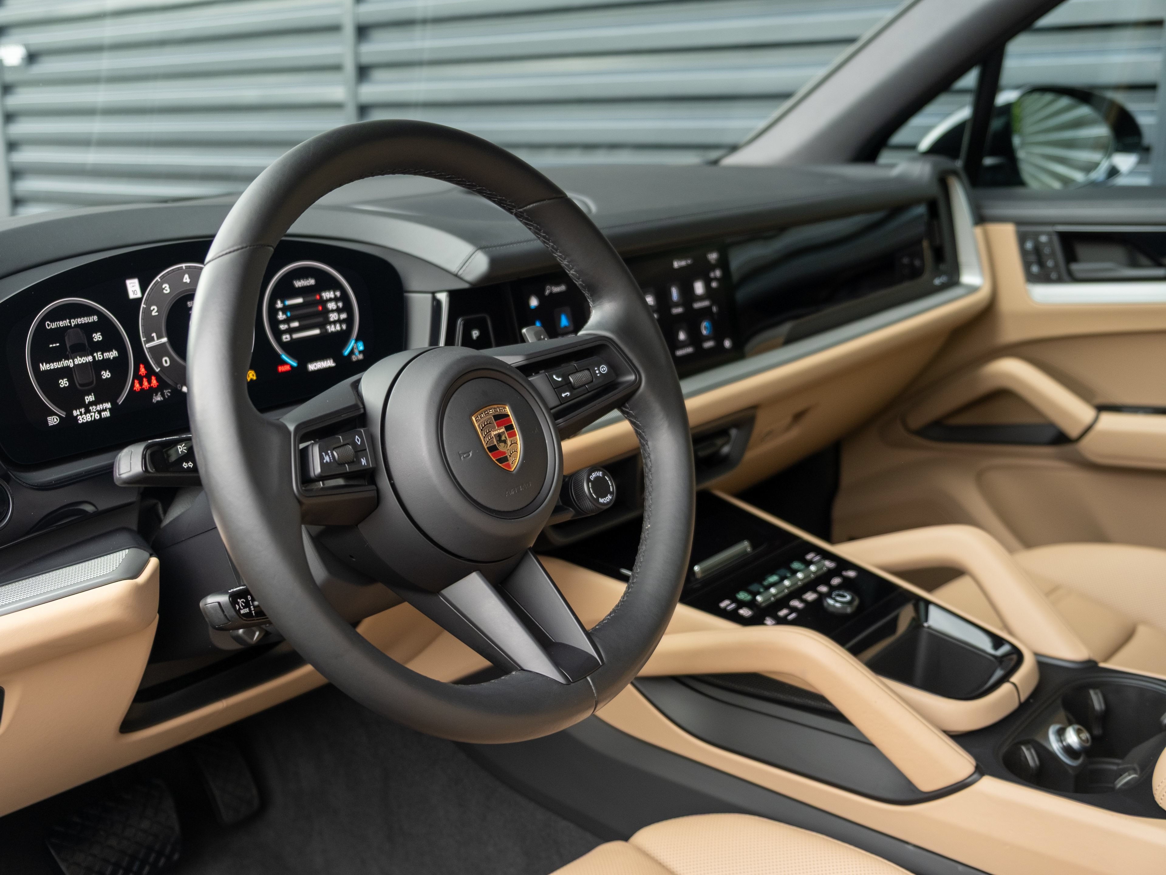 Certified 2024 Porsche Cayenne AWD/4WD image 4