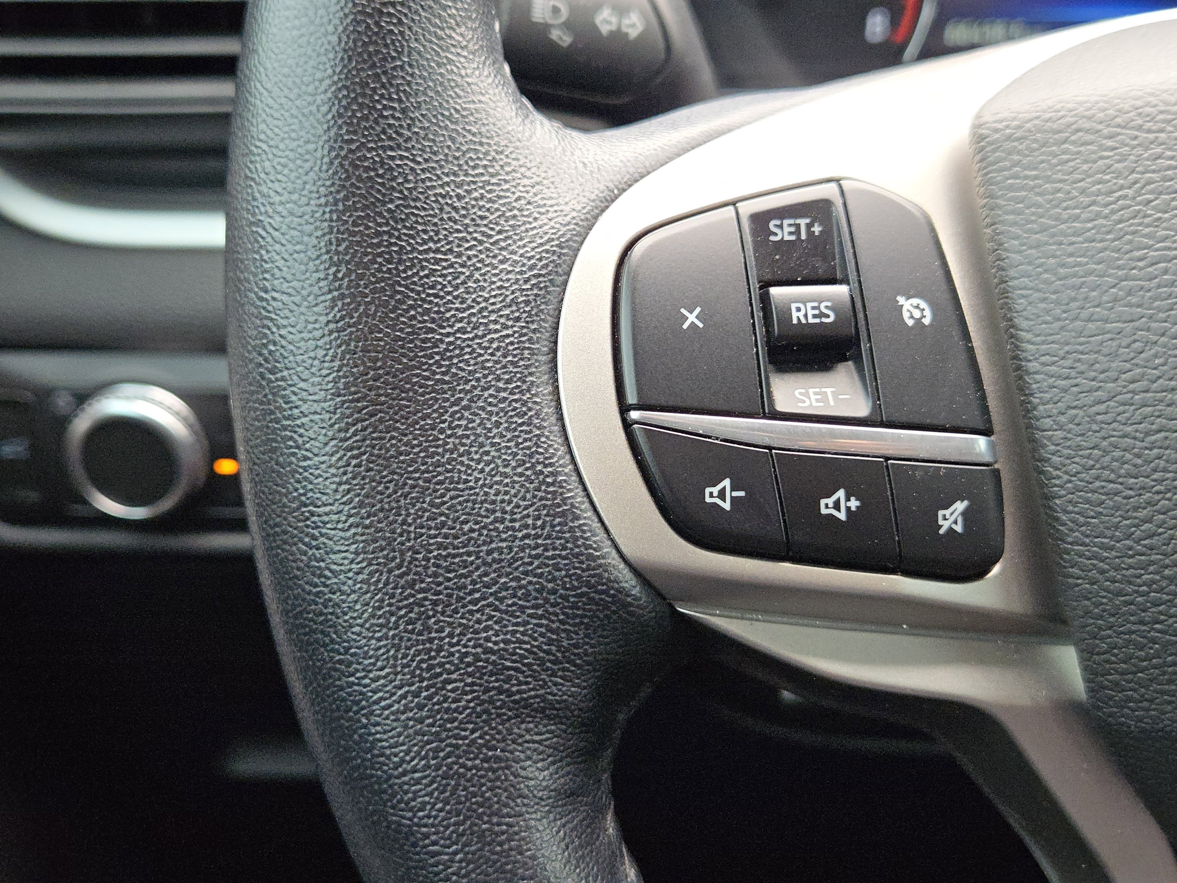 Used 2022 Ford Explorer XLT RWD image 27