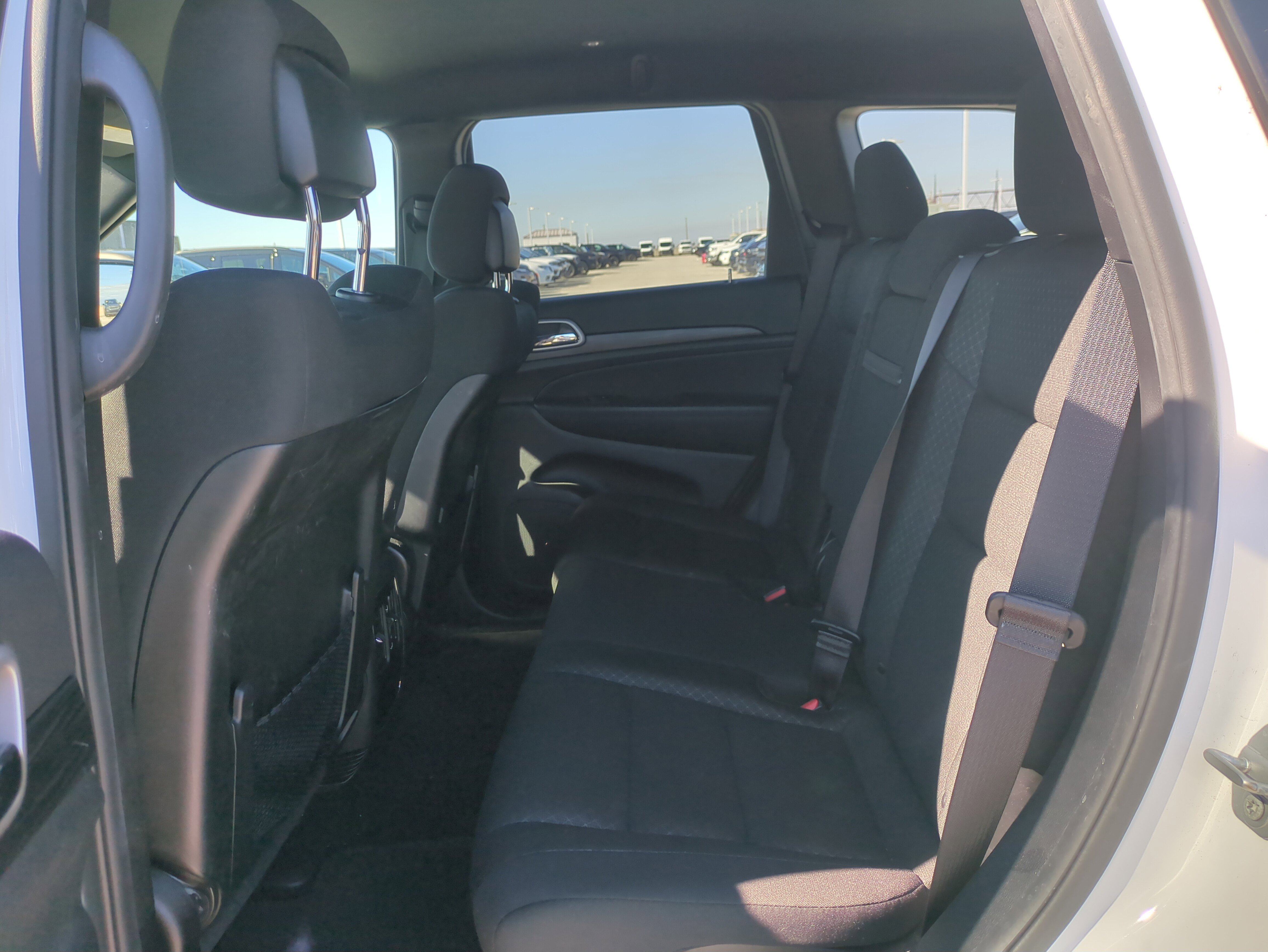 Used 2021 Jeep Grand Cherokee Laredo image 14