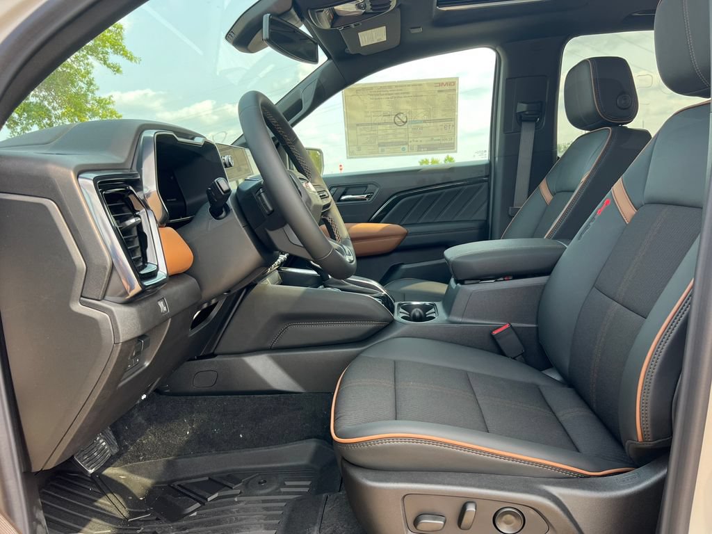 New 2026 GMC Canyon AT4 w/ Technology Plus Package AWD/4WD image 3