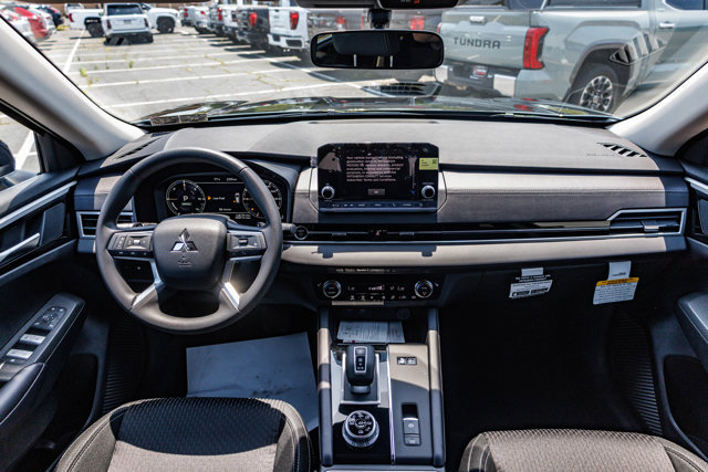 New 2025 Mitsubishi Outlander ES image 22