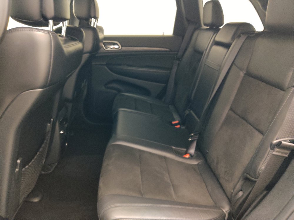 Used 2019 Jeep Grand Cherokee Laredo w/ Laredo X Package AWD/4WD image 18